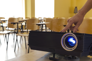 É preciso ter cuidado e planejamento para a utilização do data show em sala de aula