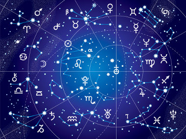 Matemática e astronomia relacionam-se, com isso torna-se possível compreender que a  matemática interpreta o universo