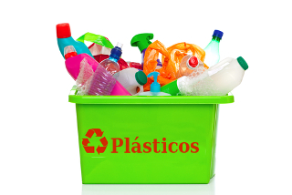 A identificação dos plásticos por meio da densidade ajuda no processo de reciclagem deles