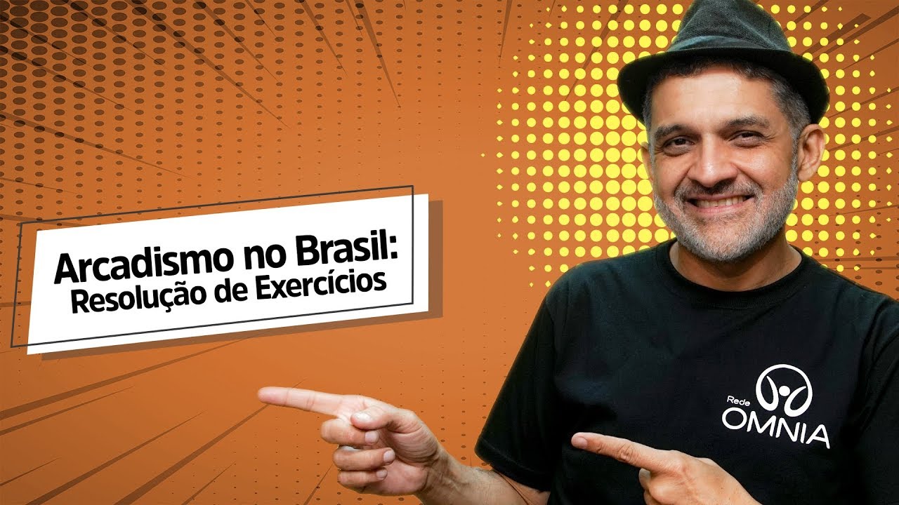 Professor ao lado do texto"Arcadismo no Brasil: Resolução de Exercícios".