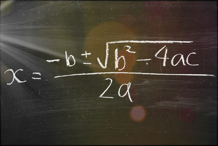 Simplificação de fração - Brasil Escola