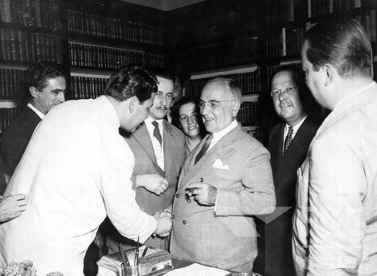 Getúlio Vargas retornou à presidência após elaborar uma ótima estratégia durante a eleição de 1950. [1]