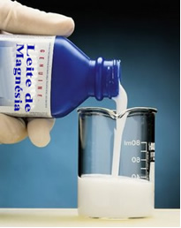 O leite de magnésia usado contra acidez estomacal é um composto do magnésio