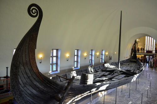 Navio viking (chamado de drakkar) exposto no museu de Oslo, Noruega *