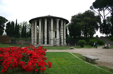 Templo de Vesta, a deusa do fogo na mitologia romana. 