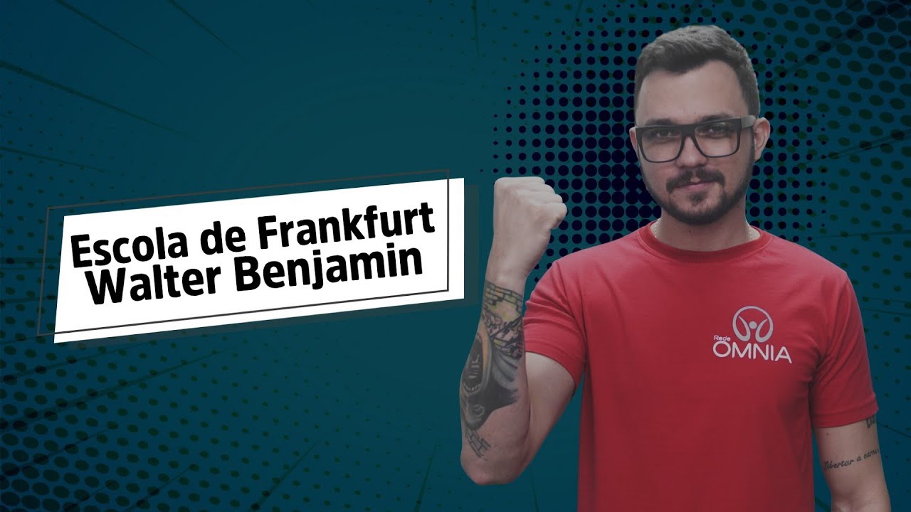 Professor ao lado do texto"Escola de Frankfurt Walter Benjamin".
