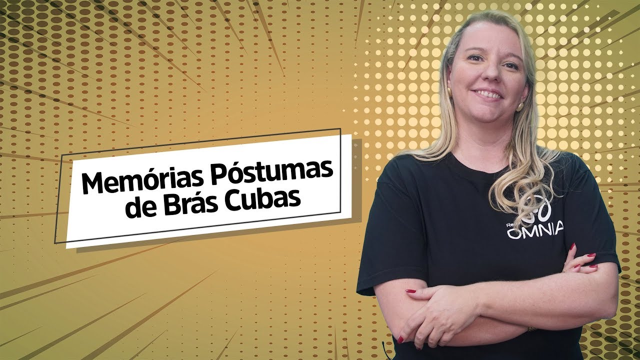 Professora ao lado do texto"Memórias Póstumas de Brás Cubas".
