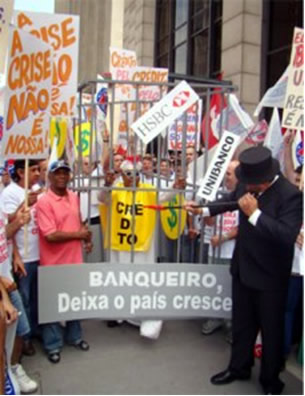 Manifestação contra demissões em bancos