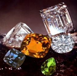 Diamantes são compostos por carbono.