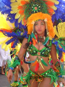 Corpo feminino - elemento de marketing do carnaval