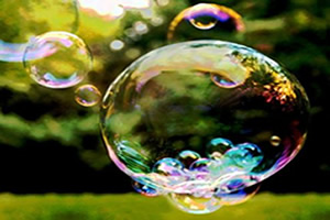 A bolha é formada por um gás envolto em líquido.