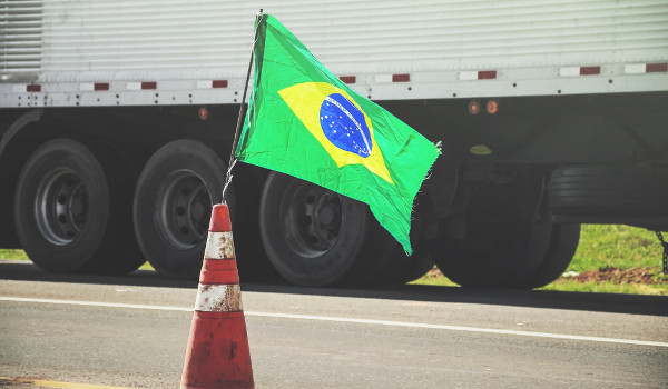 Muitas manifestações populares pediram o afastamento da Ex-presidente Dilma.