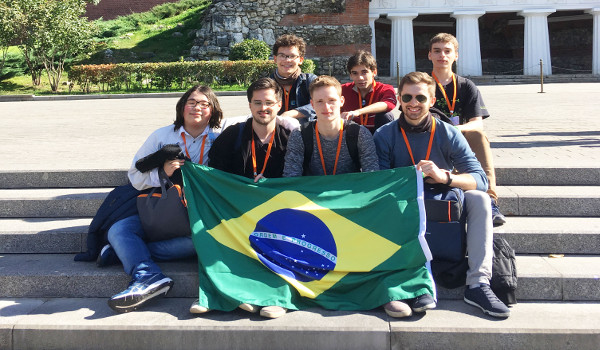 Delegação de estudantes brasileiros trouxe diversas medalhas da IX OLAA