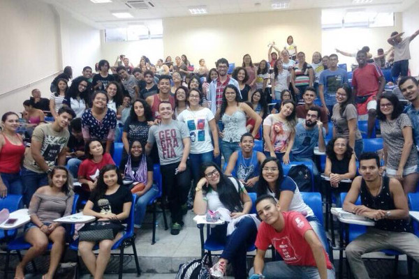 Cursinho gratuito prepara estudantes do Rio Grande do Norte para o Enem