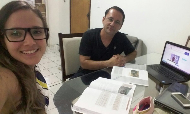 Daphne (filha) e José Gitirana (pai) estudam juntos para o Enem 2017