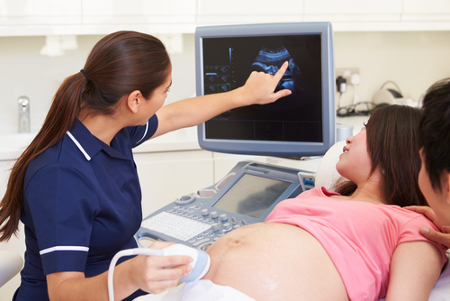 Uma das funções do obstetriz é acompanhar a gestação