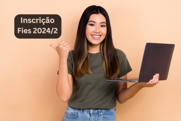 Estudante com calculadora e contas de pagamento