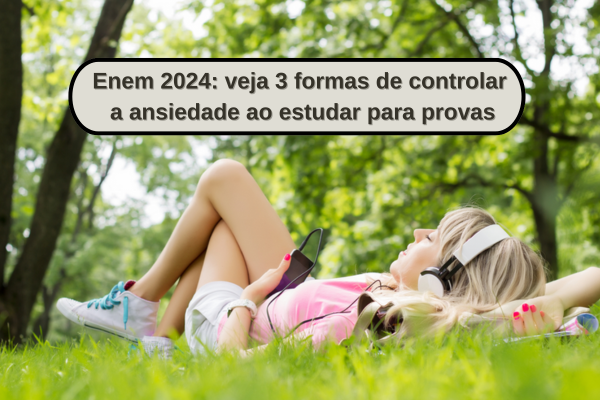 Estudante em mesa de estudos. Texto 2 meses para o Enem 2024