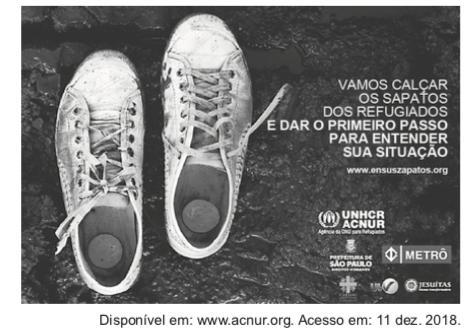Campanha traz um par de sapatos associado à frase que busca mobilização em prol da situação dos refugiados.