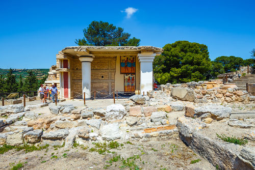 Ruínas do Palácio de Cnossos, na ilha de Creta. [1]