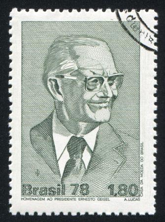 Selo com imagem de Ernesto Geisel, um dos governantes do Brasil durante a Ditadura Militar.