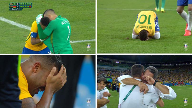 Bola de batida poderosa com efeito de trilha de fogo do jogador de futebol  no jogo de futebol forte chute de bola de futebol