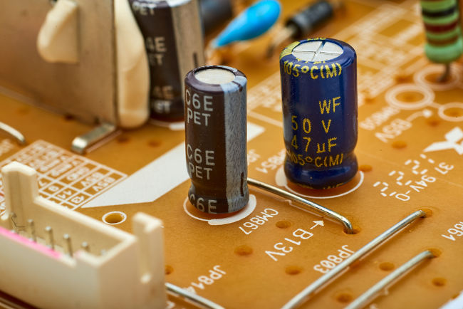 Capacitores