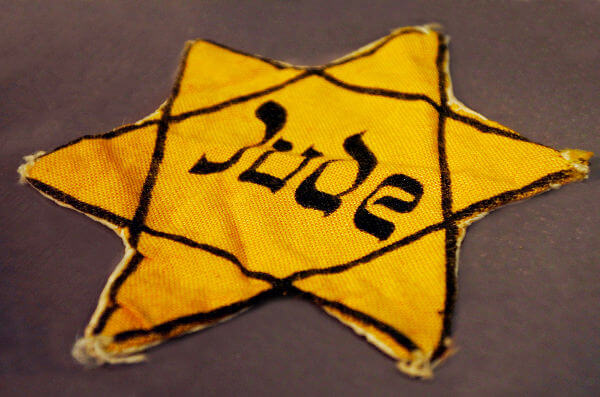 Estrela utilizada para identificação dos judeus na Alemanha Nazista