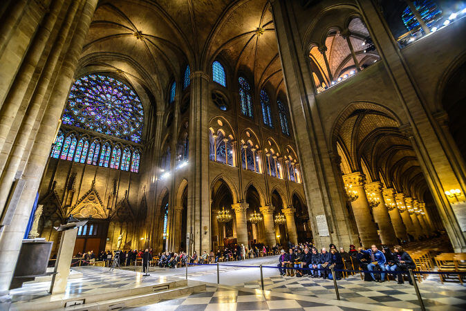 Interior da Catedral de Notre-Dame (Créditos: TungCheung/Shutterstock)