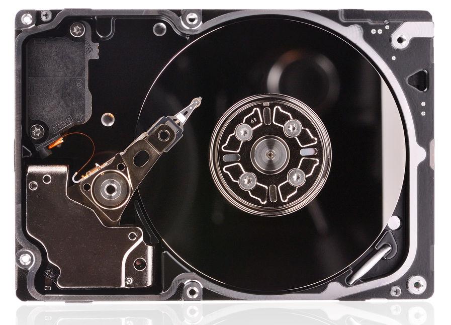 Imagem de um disco rídido, onde está presente o magnetismo.