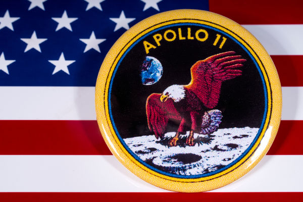 Durante a missão Apollo 11, o homem pisou na Lua, pela primeira vez, em julho de 1969.**