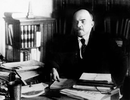 Vladimir Lenin foi o líder dos bolcheviques na Revolução Russa e governou a União Soviética de 1917 a 1924.