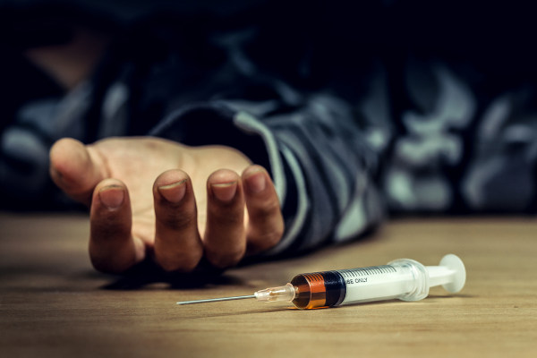 O uso de drogas pode causar problemas ao organismo e mesmo levar à morte.