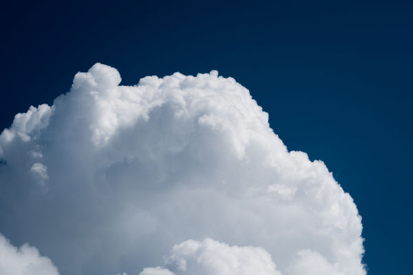 As nuvens formam-se pela convecção do vapor d'água.