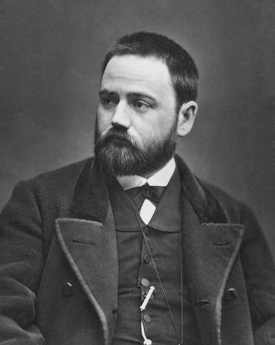 Retrato de Émile Zola, fundador da escola naturalista.
