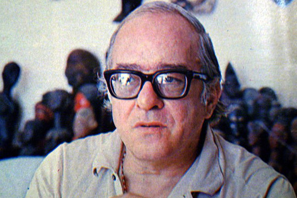 Vinicius de Moraes é mais conhecido como “poetinha”. 