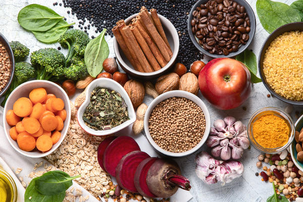  Nos alimentos encontramos diferentes tipos de nutrientes.