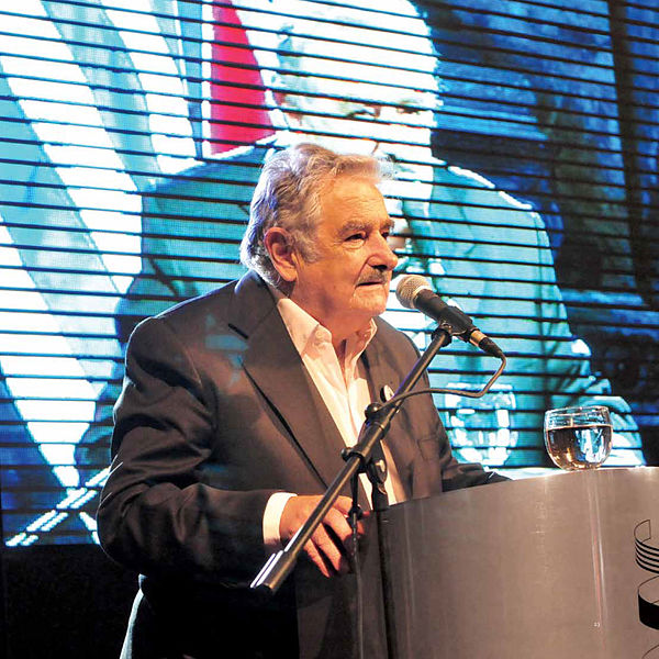 Pepe Mujica discursando como presidente do Uruguai. 