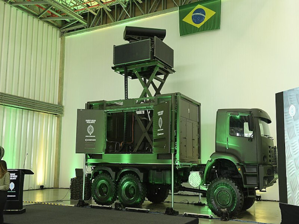 Radar SABER M200 Vigilante, o mais próximo que existe no Brasil de um sistema como o Domo de Ferro.