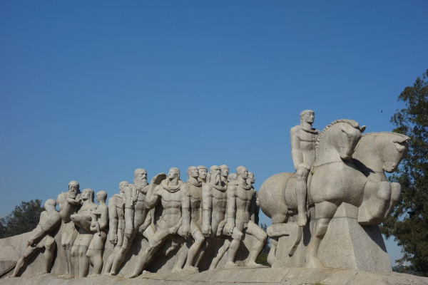 Monumento às Bandeiras, na cidade de São Paulo. Obra de Victor Brecheret de 1954.[1]