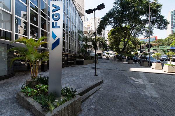 Fachada de prédio da FGV em São Paulo