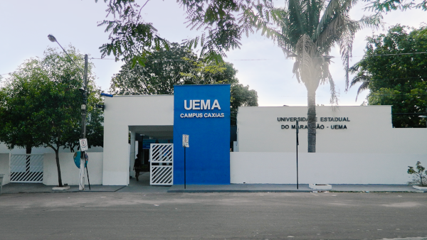 Faxada UEMA Campus Caxias