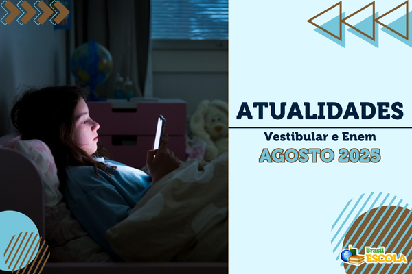 Arualidades agosto 2025 Foto: criança no celular deitada na cama, fudo azul claro. Texto: Atualidades Enem e vestibular agosto 2025.